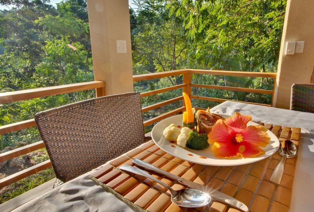 Mystic River Resort San Ignacio Buitenkant foto