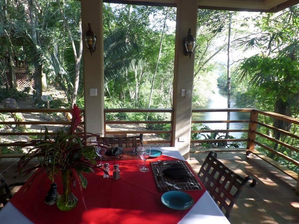 Mystic River Resort San Ignacio Buitenkant foto