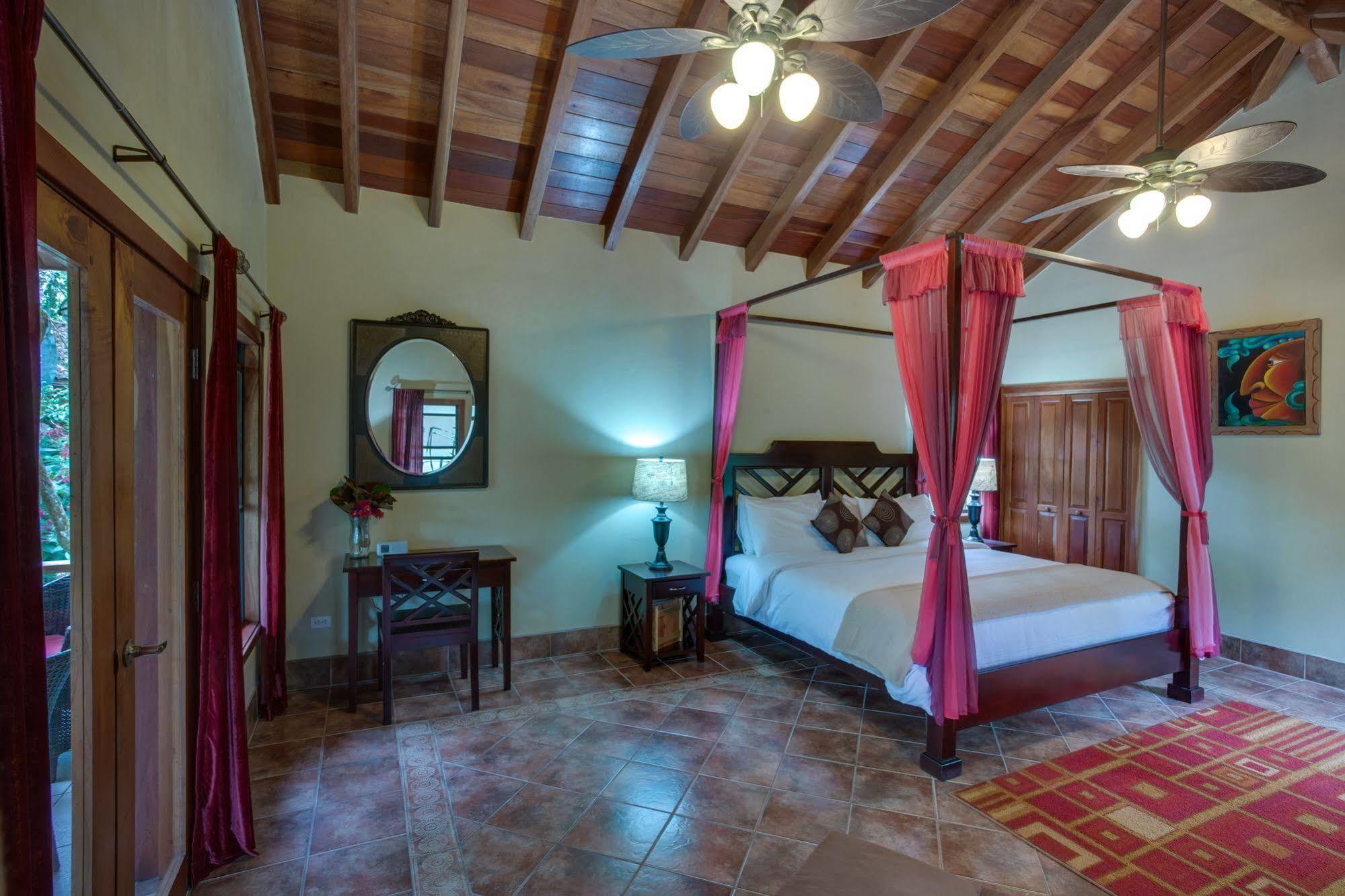 Mystic River Resort San Ignacio Buitenkant foto