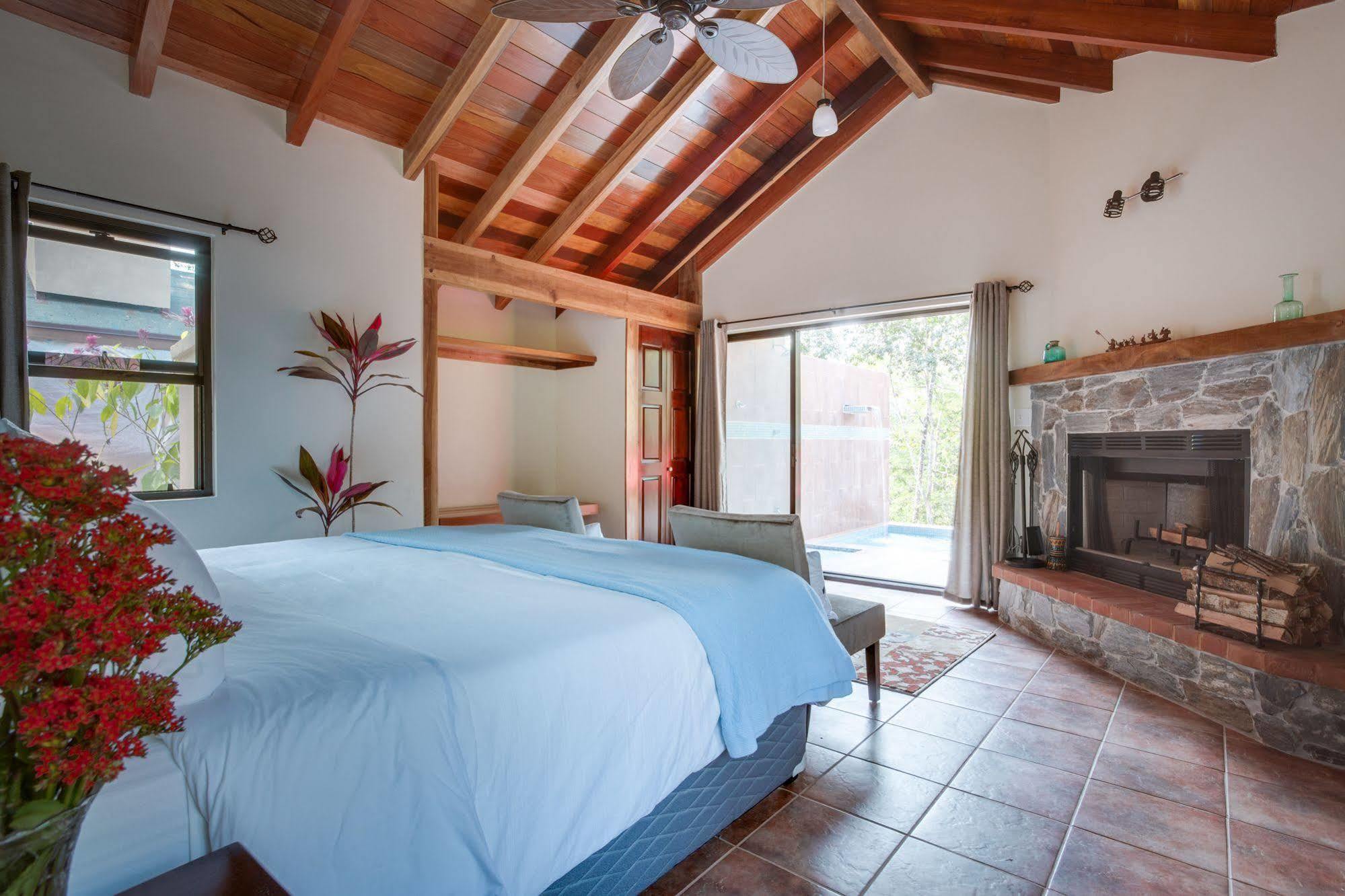 Mystic River Resort San Ignacio Buitenkant foto
