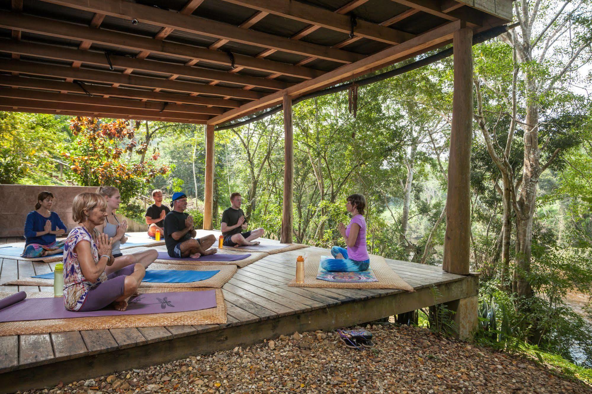 Mystic River Resort San Ignacio Buitenkant foto