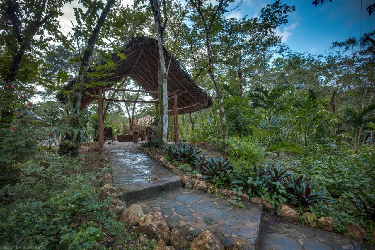 Mystic River Resort San Ignacio Buitenkant foto