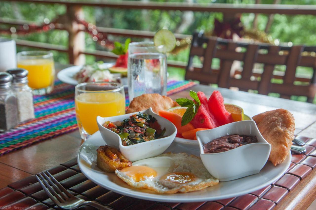 Mystic River Resort San Ignacio Buitenkant foto