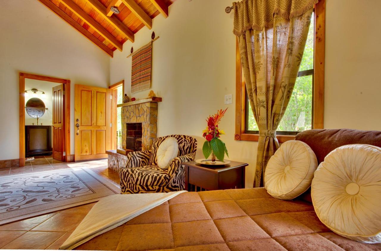 Mystic River Resort San Ignacio Buitenkant foto